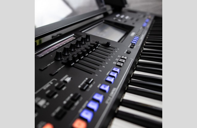 Used Yamaha Genos 76 Note Keyboard & Speakers - Image 10
